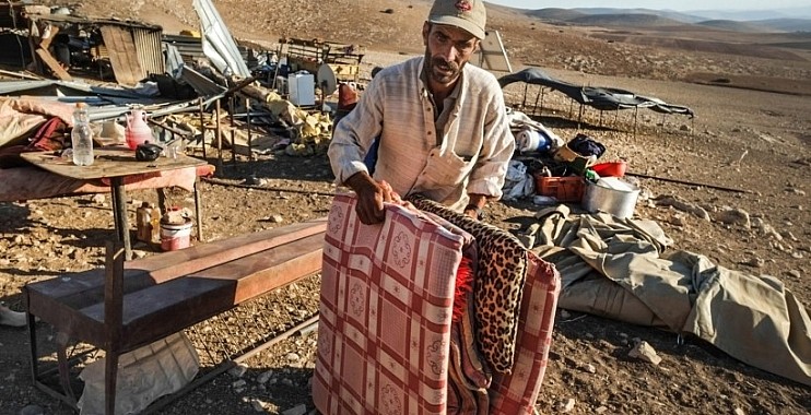 قوات الاحتلال تخطر بإخلاء 10 عائلات في الأغوار.jpg